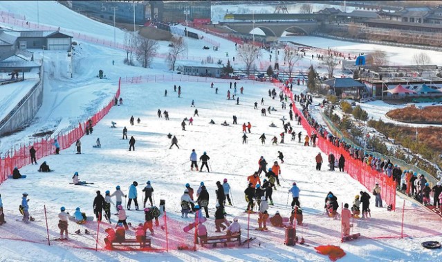 开云-“这里的雪质非常好、雪道很专业”|滑雪场|滑雪|碧麟湾滑雪场|榆林市|陕西省_新浪新闻